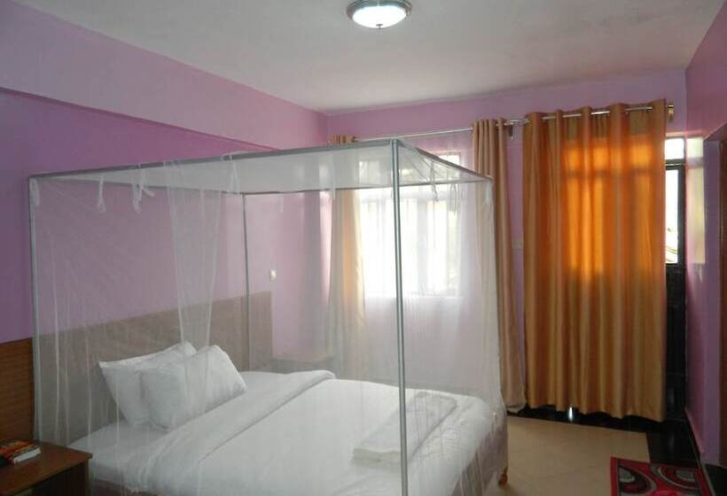 Pensão Chrysalis Guest House & Restaurant Embu