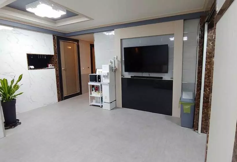 Majatalo Songnisan Amor Guest House
