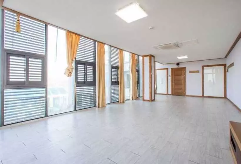 Majatalo Taean Jajaknamu Resort