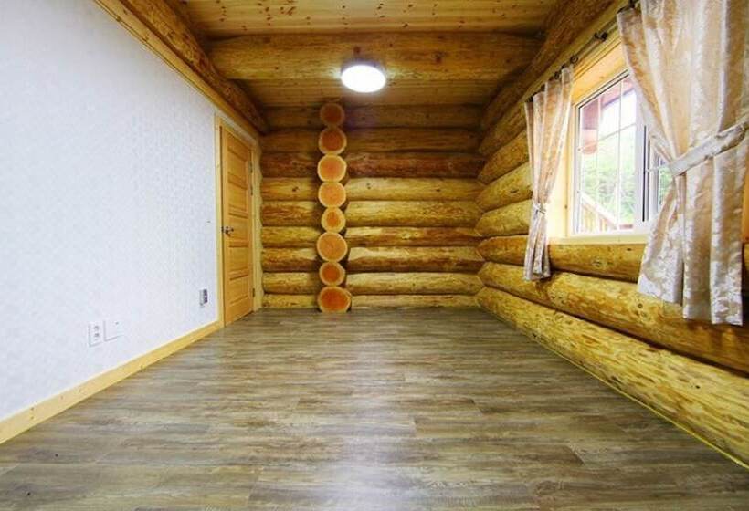 Boryeong Dalbitjeongwon Pension