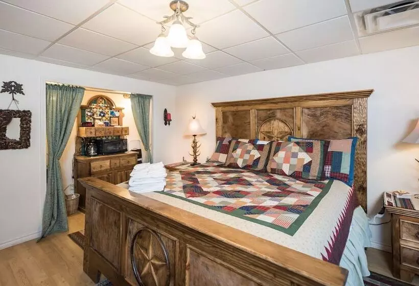 Cedar Creek Retreat