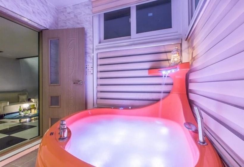 Gapyeong Chagall Spa Pension