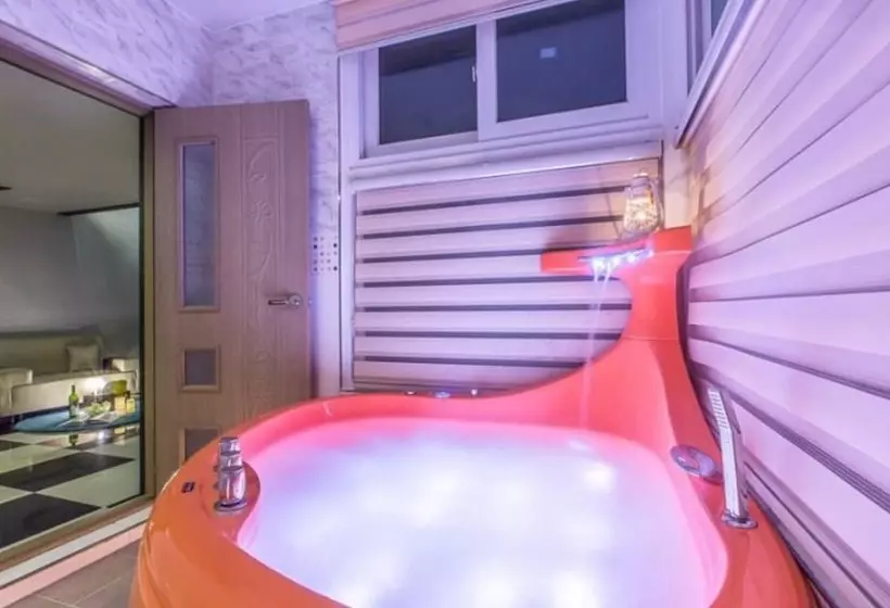 Gapyeong Chagall Spa Pension