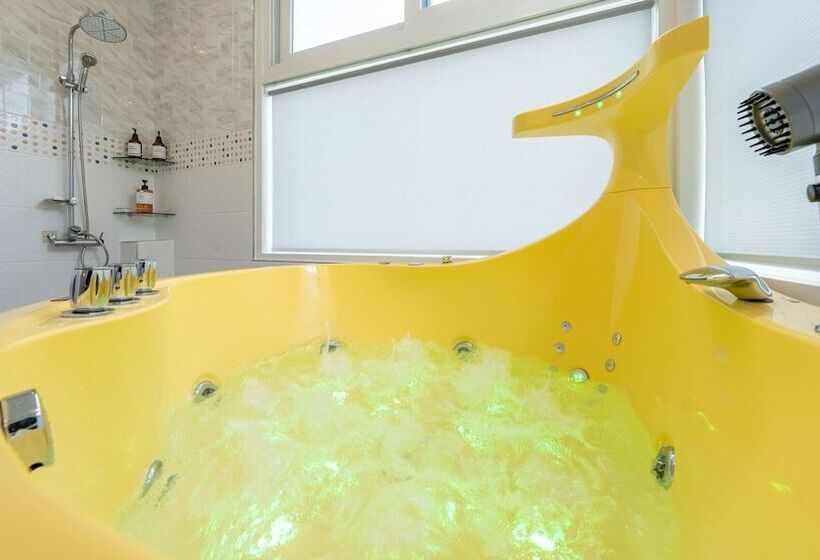 Gapyeong Chagall Spa Pension