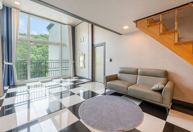 Gapyeong Chagall Spa Pension