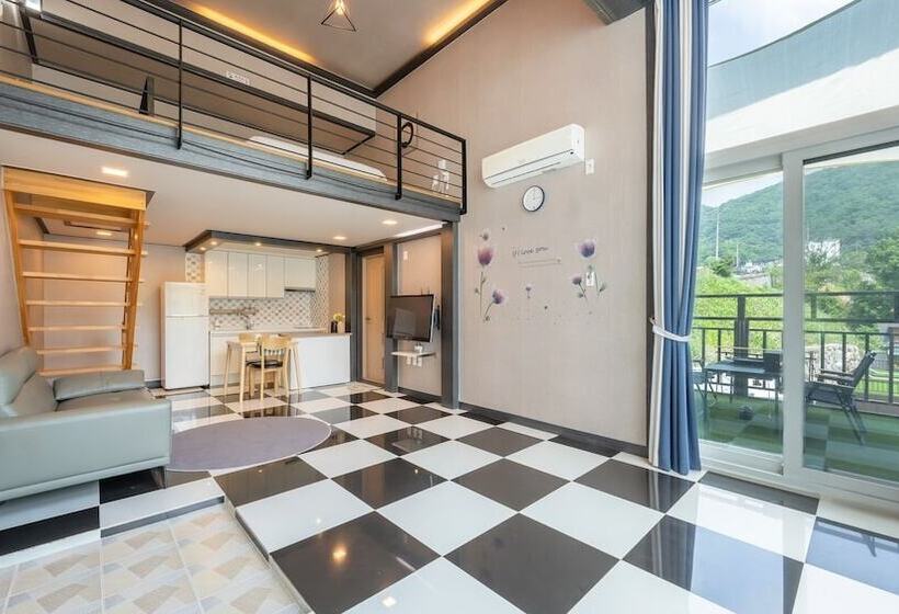 Gapyeong Chagall Spa Pension