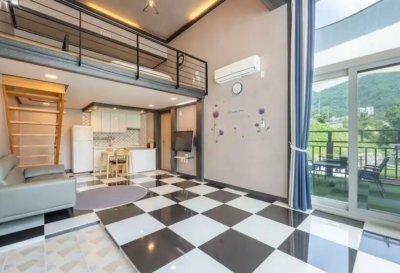 Gapyeong Chagall Spa Pension