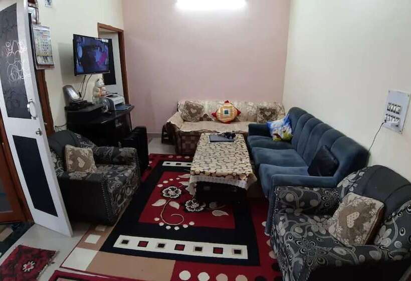 Goroomgo Hotel Ambika House Dehradun