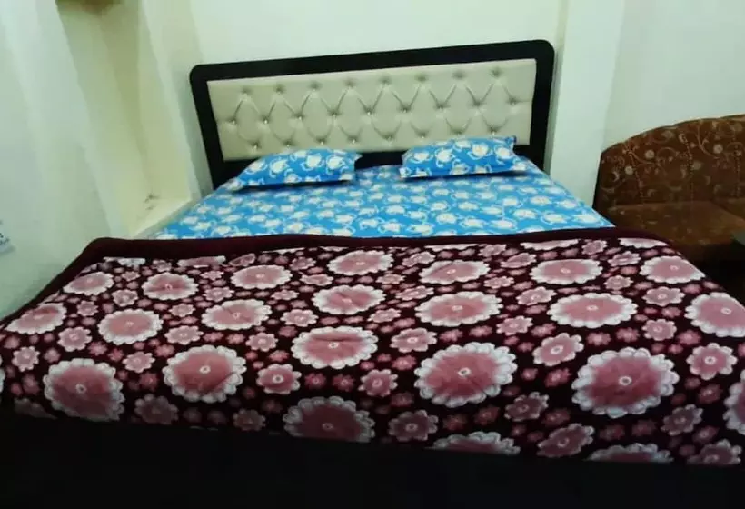 Goroomgo Hotel Ambika House Dehradun