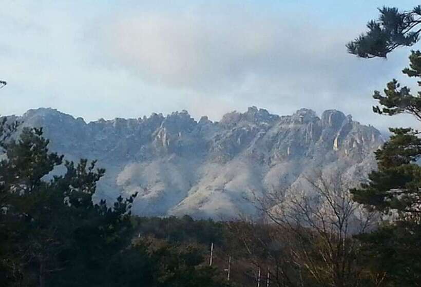 Goseong Sanmaru Pension