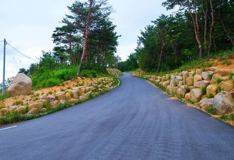 Goseong Sanmaru Pension