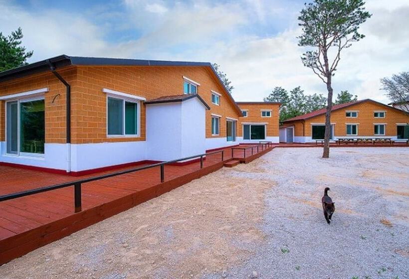 Goseong Sanmaru Pension