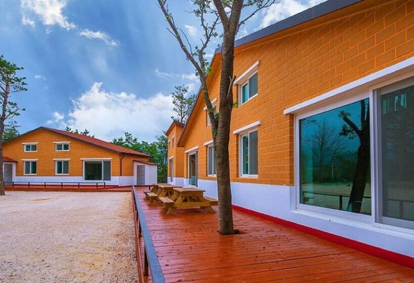 Goseong Sanmaru Pension