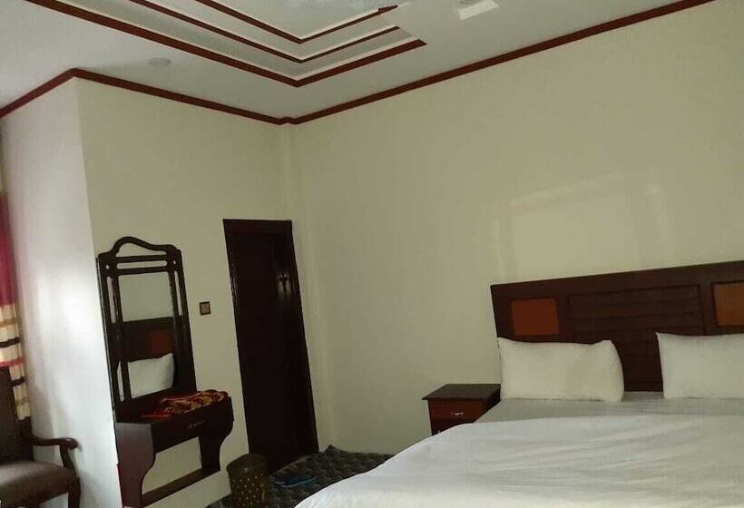 Green Hilton Hotel Shangla