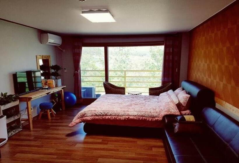 Hongcheon Dalbit Sonata Pension