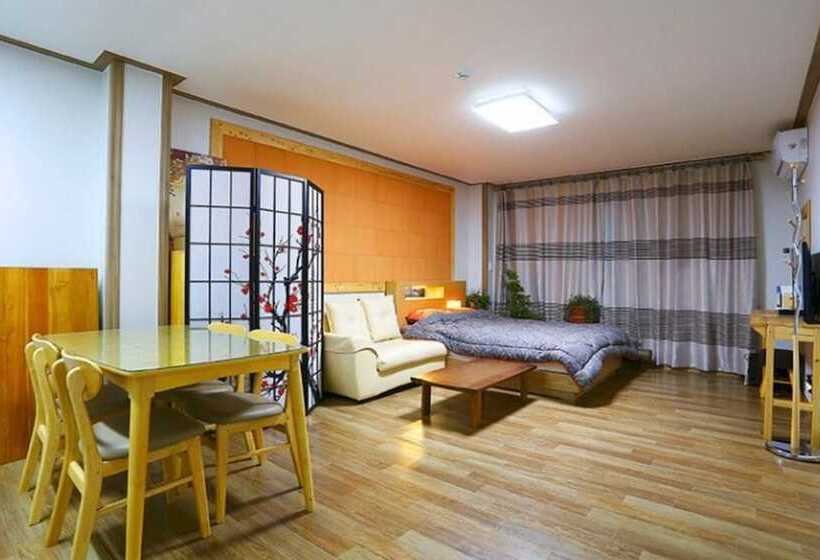 Hongcheon Dalbit Sonata Pension