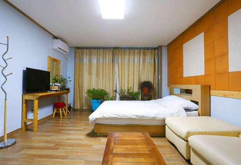 Hongcheon Dalbit Sonata Pension