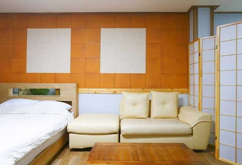 Hongcheon Dalbit Sonata Pension