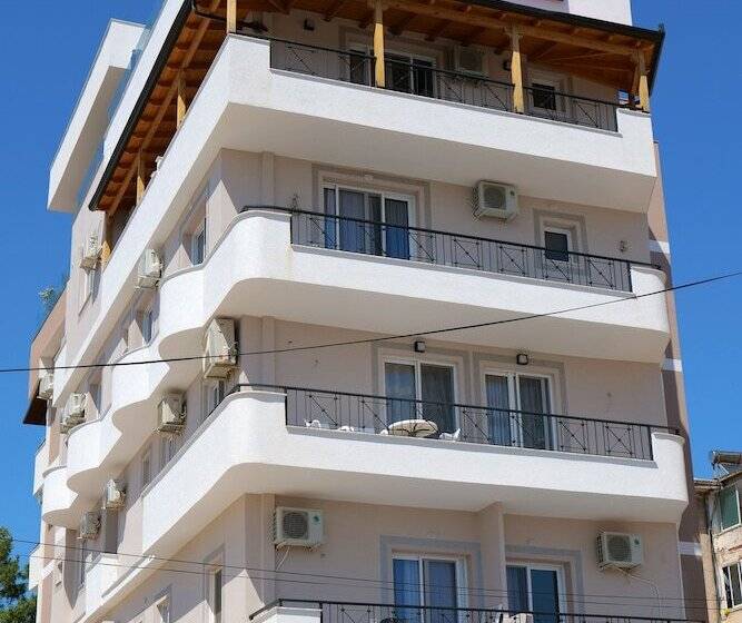 Отель 3 Islands 2