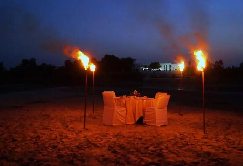 Hotelli Ganga Village Resort