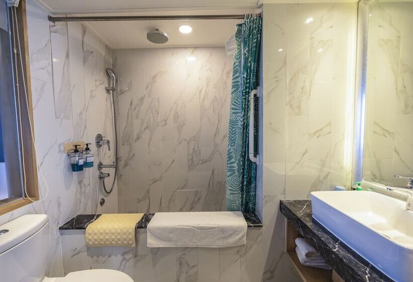 هتل Kenting Long Beach