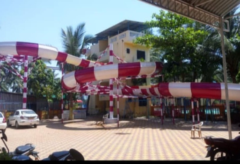 酒店 Manthan Beach Resort