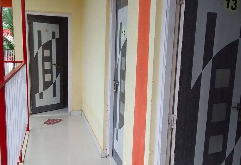 酒店 Manthan Beach Resort