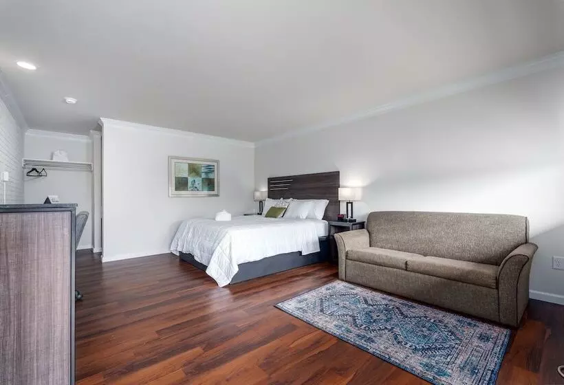 Hotelli Crewe Boutique Inn