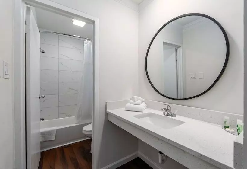 Hotelli Crewe Boutique Inn