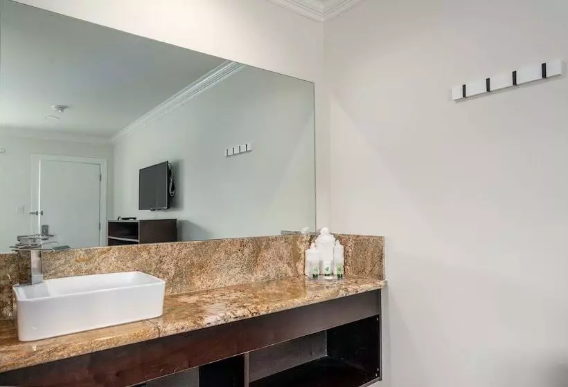 Hotelli Crewe Boutique Inn