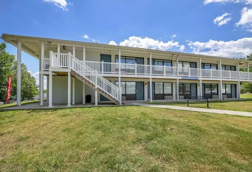 Hotelli Rivers Rest Resort