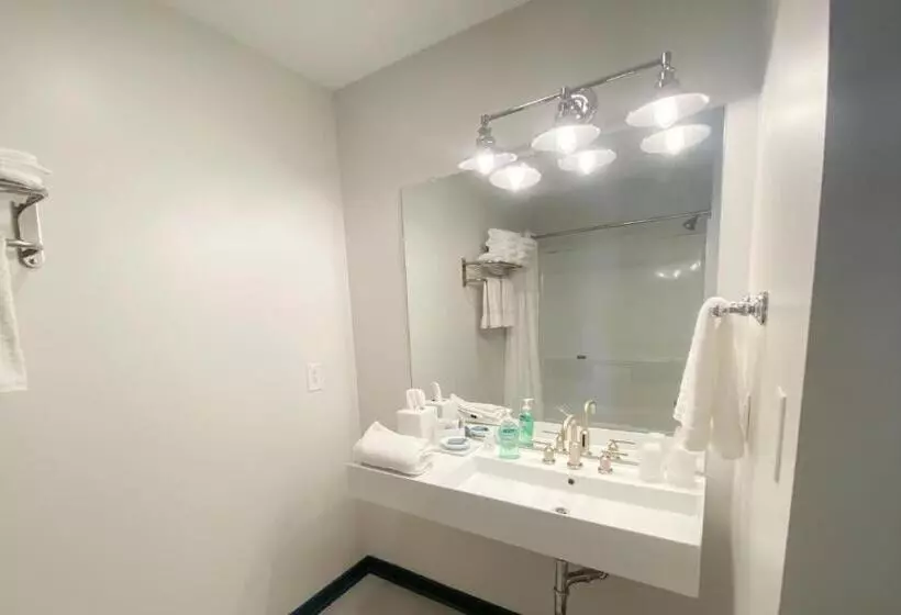 Hotelli Rivers Rest Resort