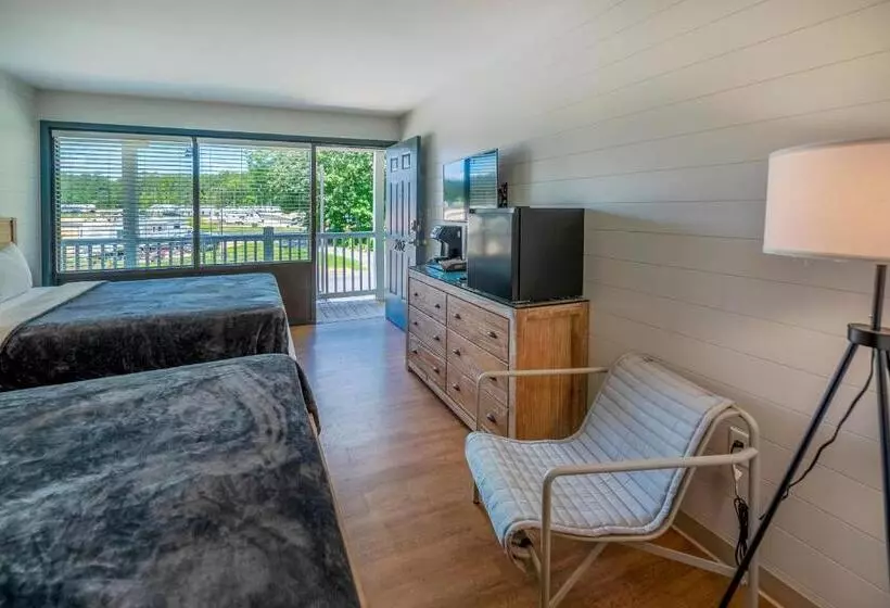 Hotelli Rivers Rest Resort