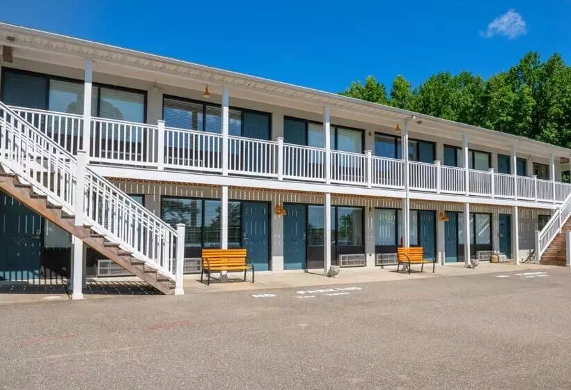 Hotelli Rivers Rest Resort