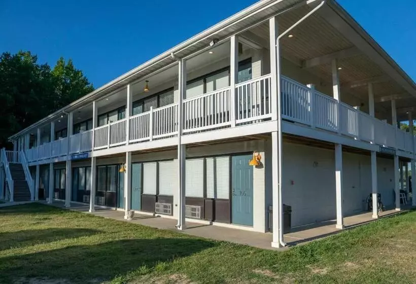 Hotelli Rivers Rest Resort