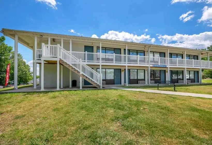 Hotelli Rivers Rest Resort