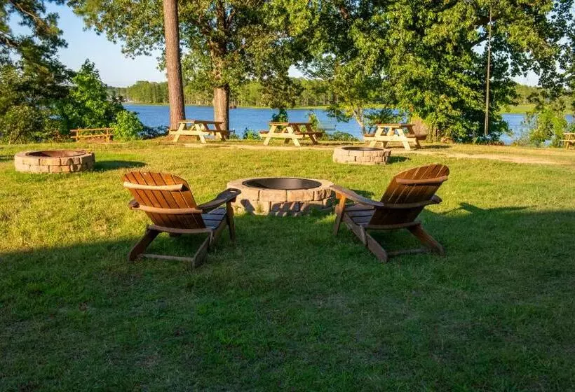 Hotelli Rivers Rest Resort