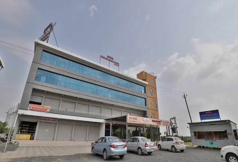 호텔 The Global Point