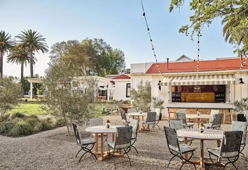 Hotelli The Inn At Mattei S Tavern