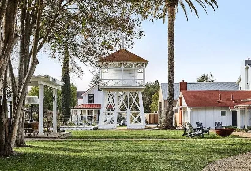 Hotelli The Inn At Mattei S Tavern