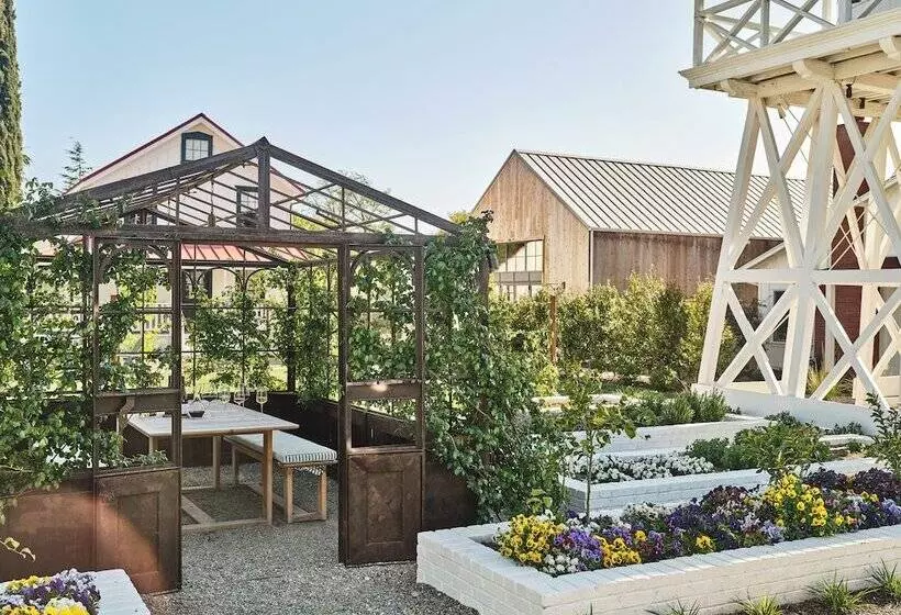 Hotelli The Inn At Mattei S Tavern