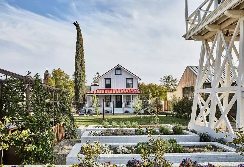 Hotelli The Inn At Mattei S Tavern