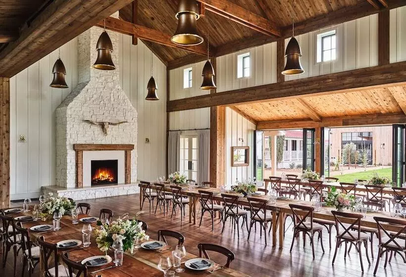 Hotelli The Inn At Mattei S Tavern