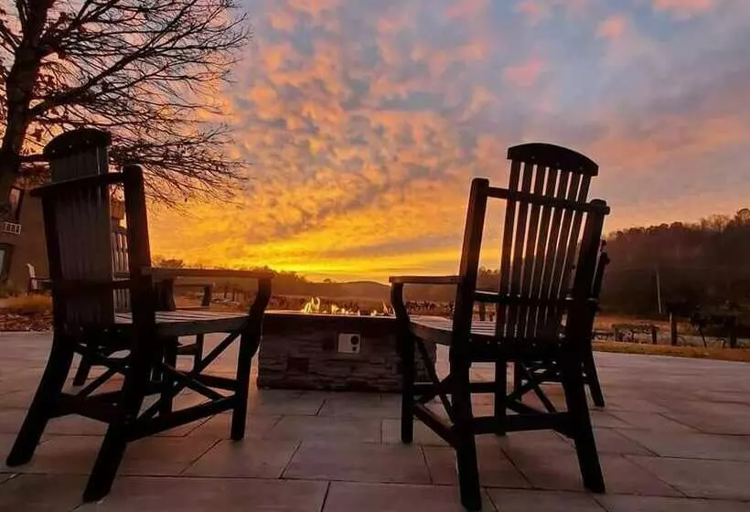 Hotelli The Lodge At Hocking College