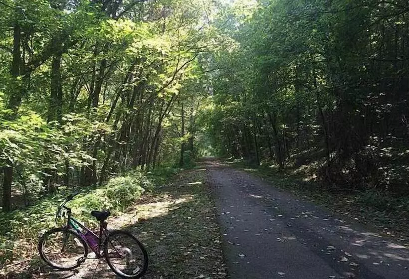 Hotelli The Lodge At Hocking College