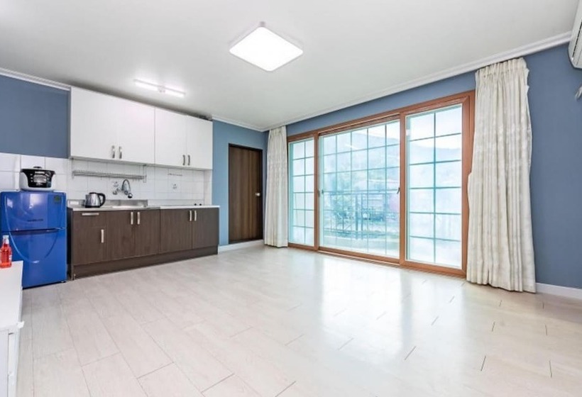 Muju Ppalganjibung Ski Shop Pension