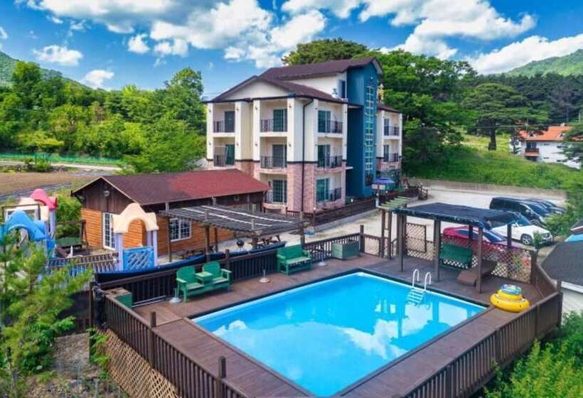 Muju Ppalganjibung Ski Shop Pension