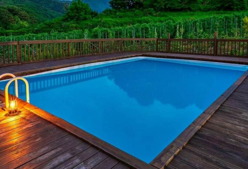 Muju Ppalganjibung Ski Shop Pension