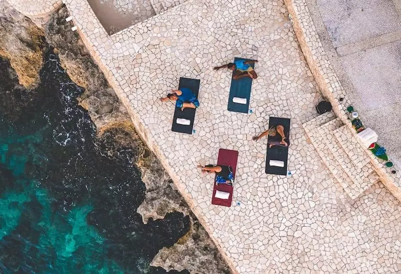 Ocean Cliff Hotel Negril Limited