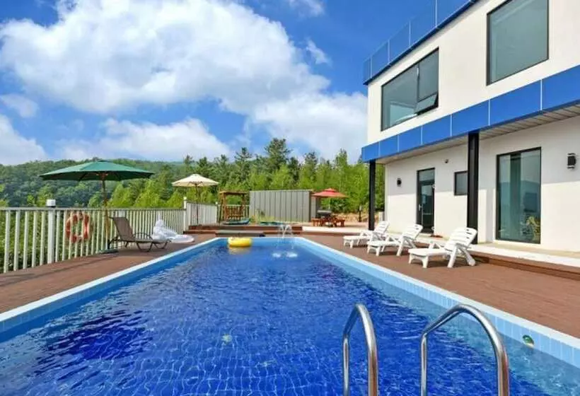 ペンション Gapyeong Bluel Pool Villa